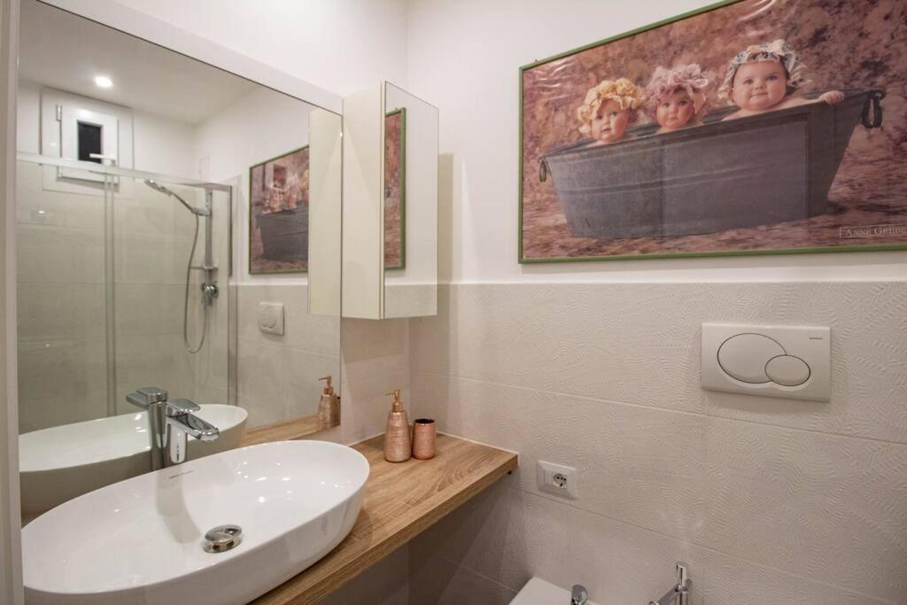 Orange - City Center Apartment